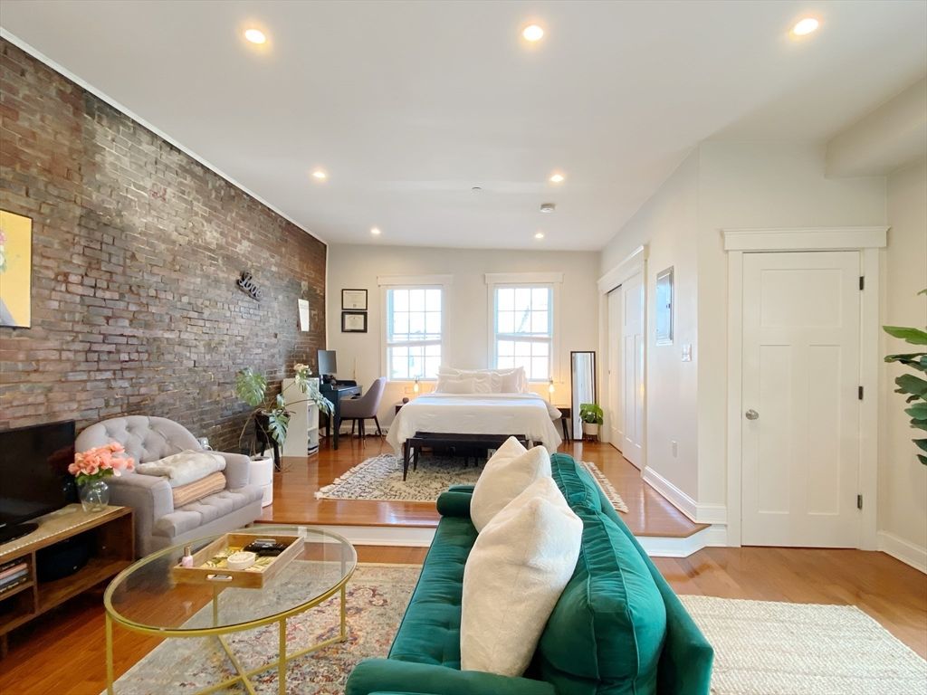 Interior, Living room, Recessed Lighting, Stone Walls, Wood Texture Flooring