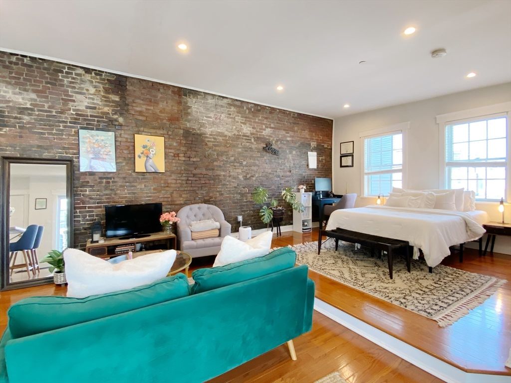 Interior, Living room, Recessed Lighting, Stone Walls, Wood Texture Flooring