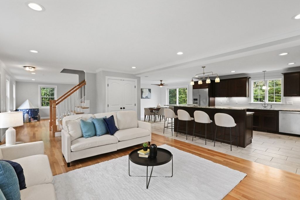 Dining room, Interior, Kitchen, Living room, Pendant Lights, Recessed Lighting, Stainless Steel Appliances, Wood Texture Flooring