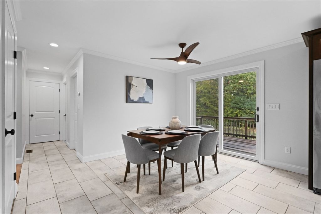 Dining room, Interior, Recessed Lighting