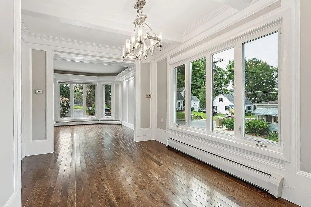Chandelier, Empty room, Interior, Pendant Lights, Wood Texture Flooring