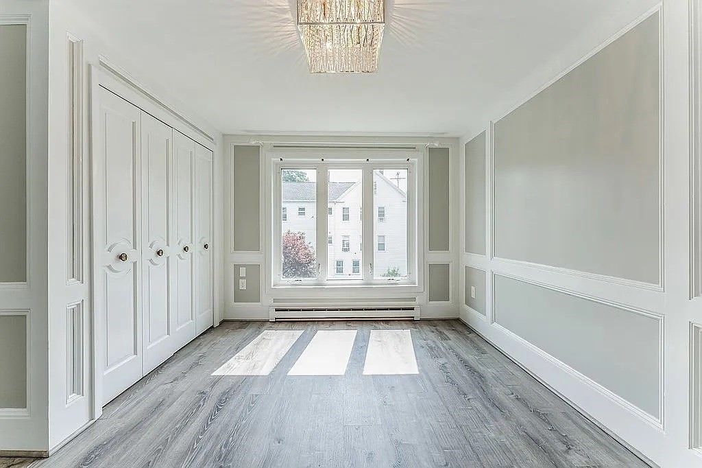 Chandelier, Empty room, Interior, Wood Texture Flooring
