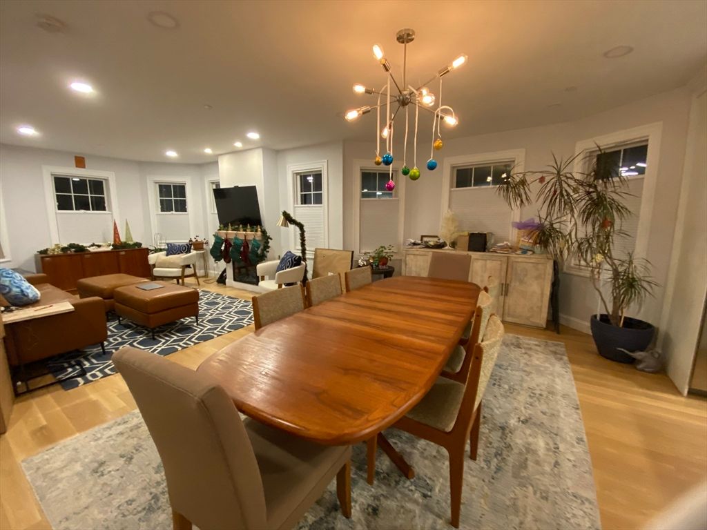 Dining room, Interior, Living room, Pendant Lights, Recessed Lighting, Wood Texture Flooring