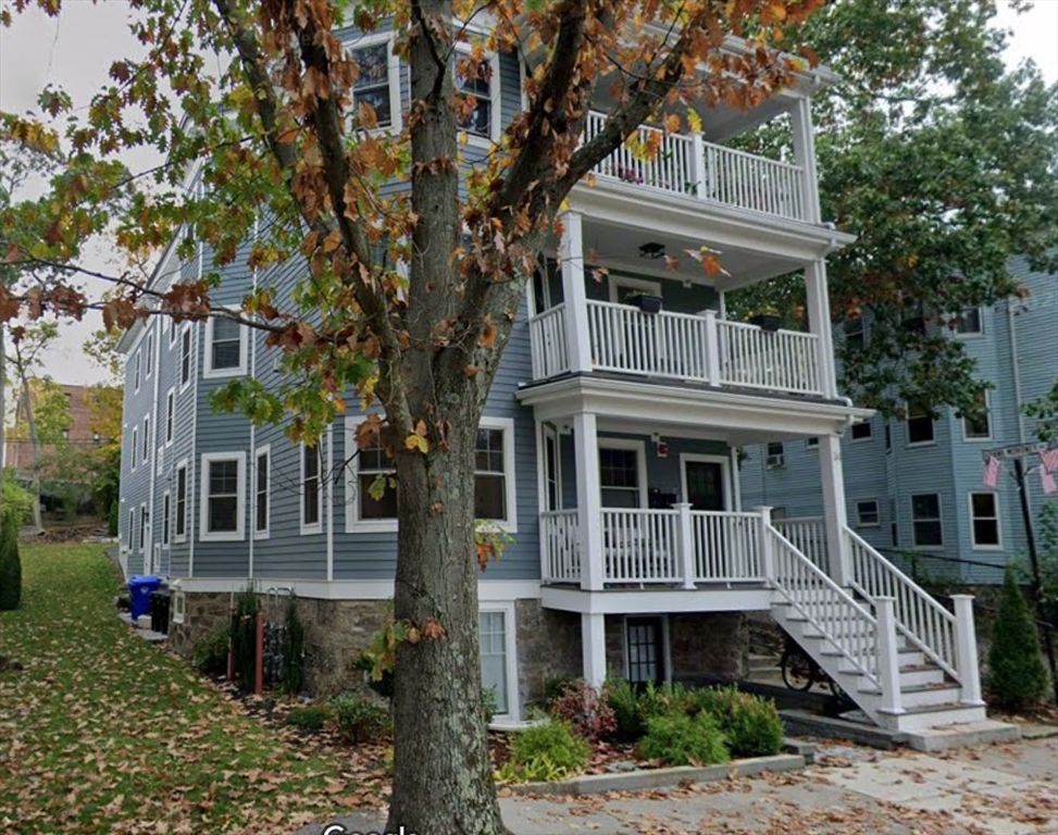 Exterior, Facade, Queen Anne Victorian