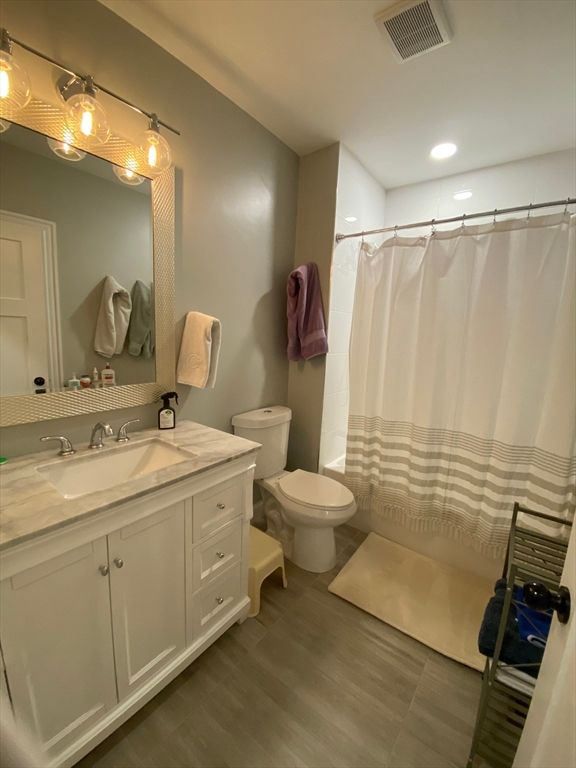 Bathroom, Interior, Recessed Lighting, Wood Texture Flooring