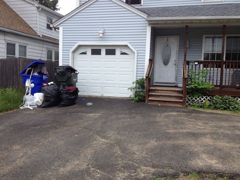 Detached Garage, Exterior