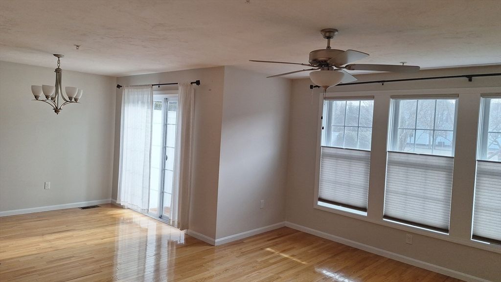 Chandelier, Empty room, Interior, Wood Texture Flooring