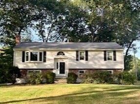 Exterior, Facade, Raised Ranch