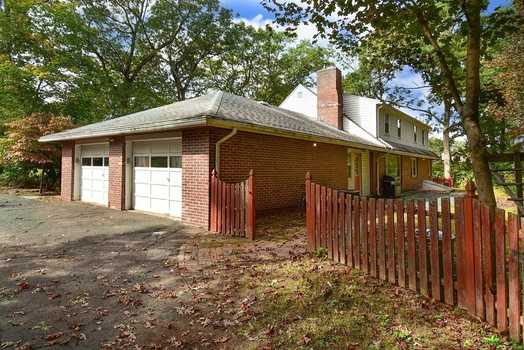 Detached Garage, Exterior