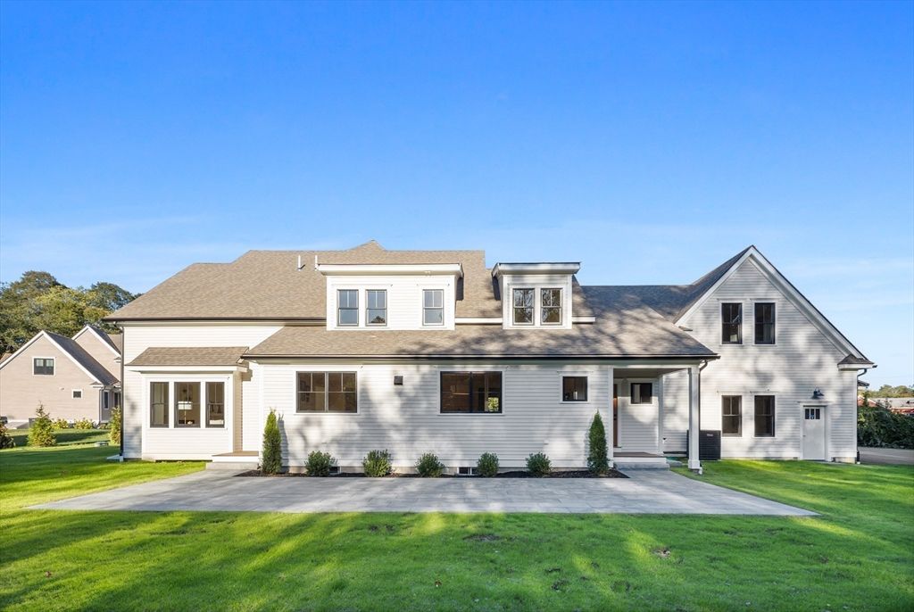 Exterior, Facade, Farmhouse