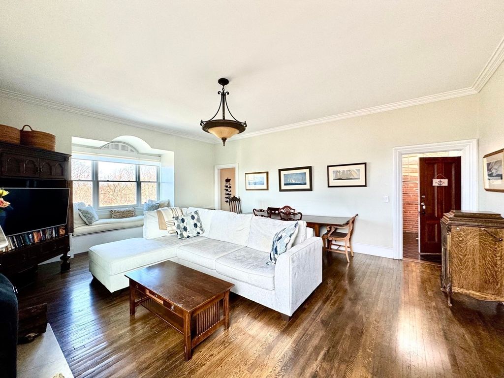 Dining room, Interior, Living room, Pendant Lights, Wood Texture Flooring