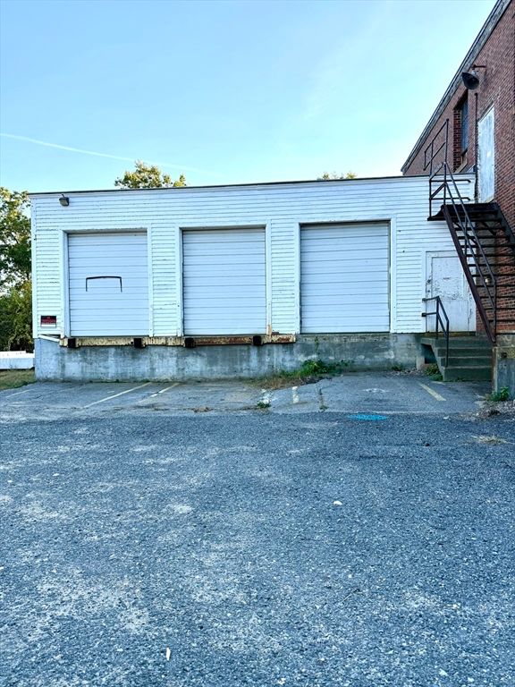 Detached Garage, Exterior