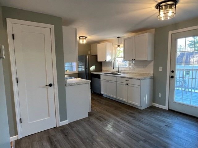 Interior, Kitchen, Pendant Lights, Washer, Wood Texture Flooring