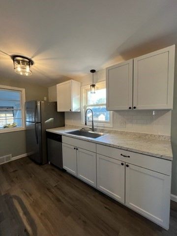 Interior, Kitchen, Pendant Lights, Wood Texture Flooring