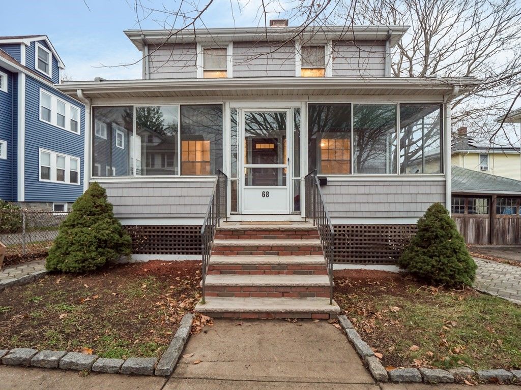 Exterior, Facade, American Foursquare