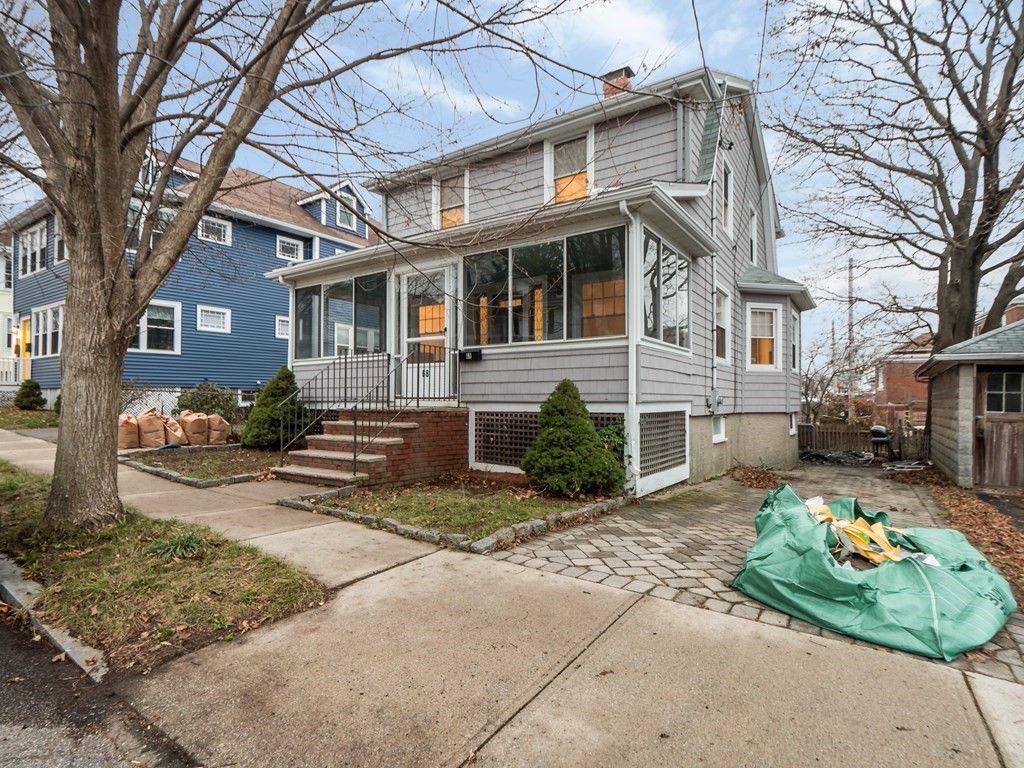 Exterior, Facade, American Foursquare