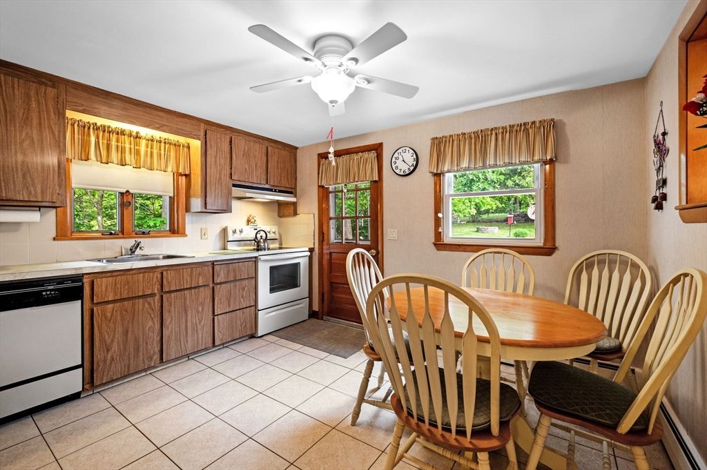 Dining room, Interior, Kitchen