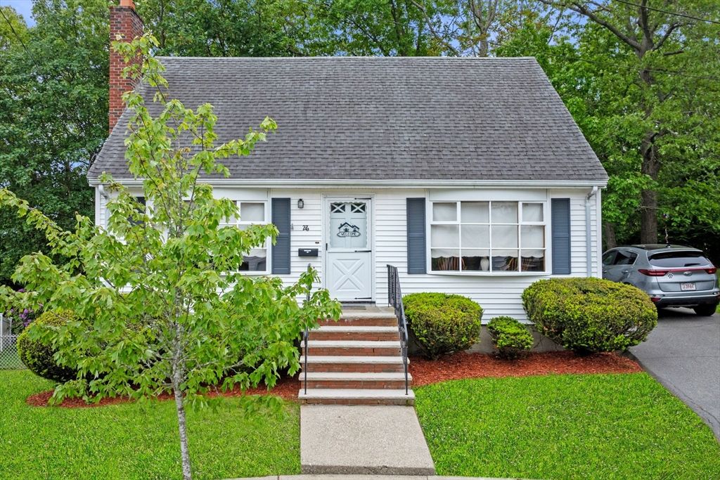 Exterior, Facade, Cape Cod