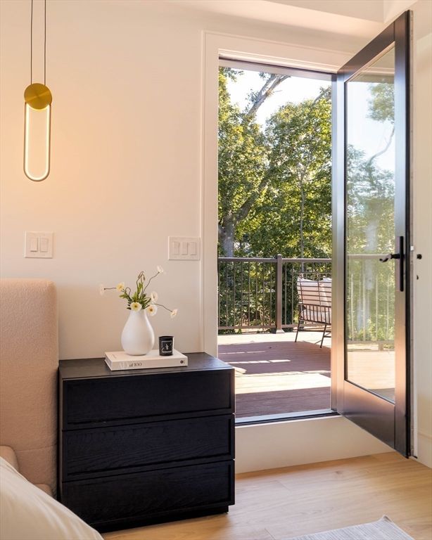 Interior, Pendant Lights, Wood Texture Flooring