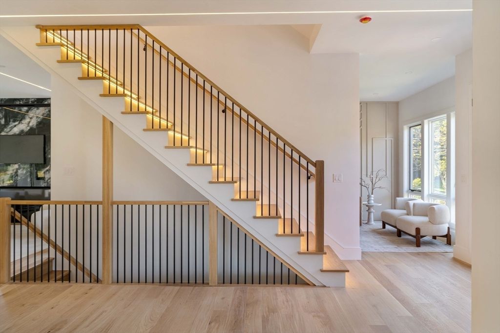 Interior, Recessed Lighting, Wood Texture Flooring