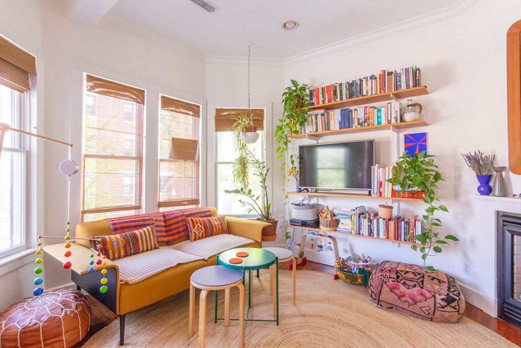 Interior, Living room, Pendant Lights, Wood Texture Flooring
