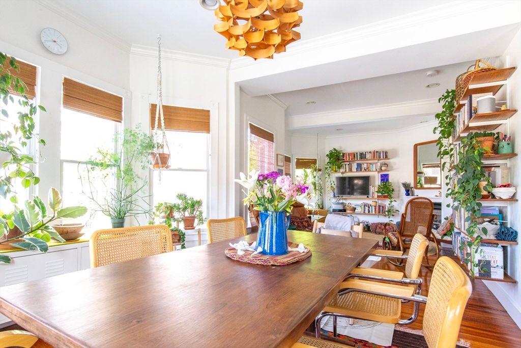 Dining room, Interior, Living room, Recessed Lighting, Wood Texture Flooring