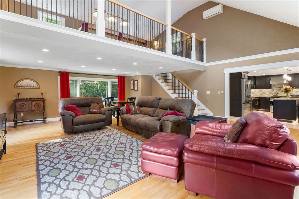 Interior, Kitchen, Living room, Pendant Lights, Recessed Lighting, Wood Texture Flooring