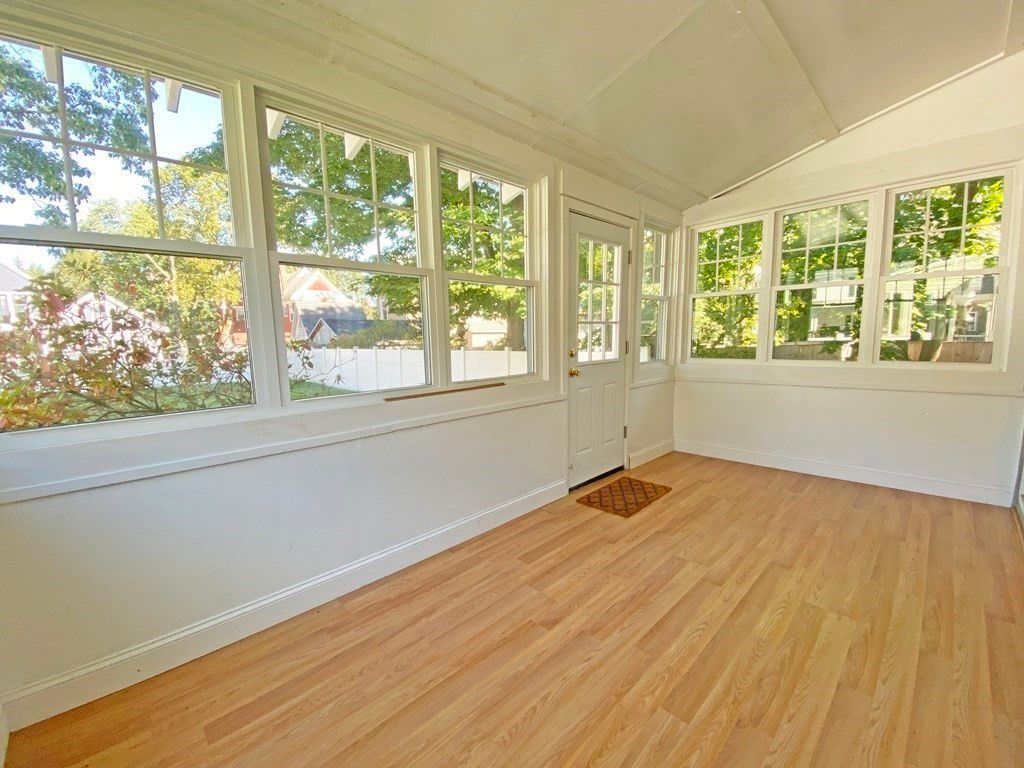 Empty room, Interior, Sun Room, Wood Texture Flooring