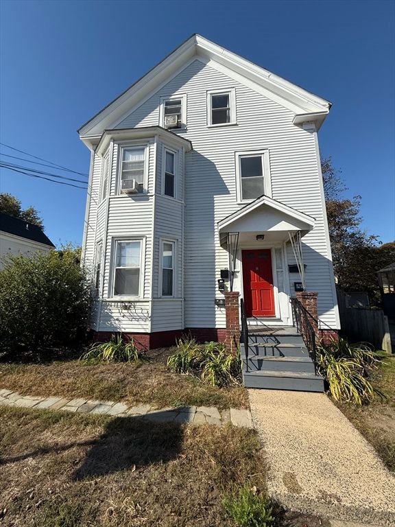 Exterior, Facade, Queen Anne Victorian