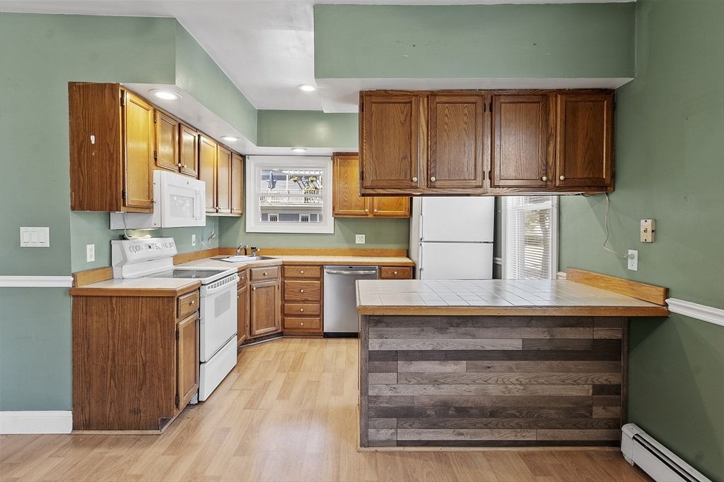Interior, Kitchen, Recessed Lighting, Wood Texture Flooring