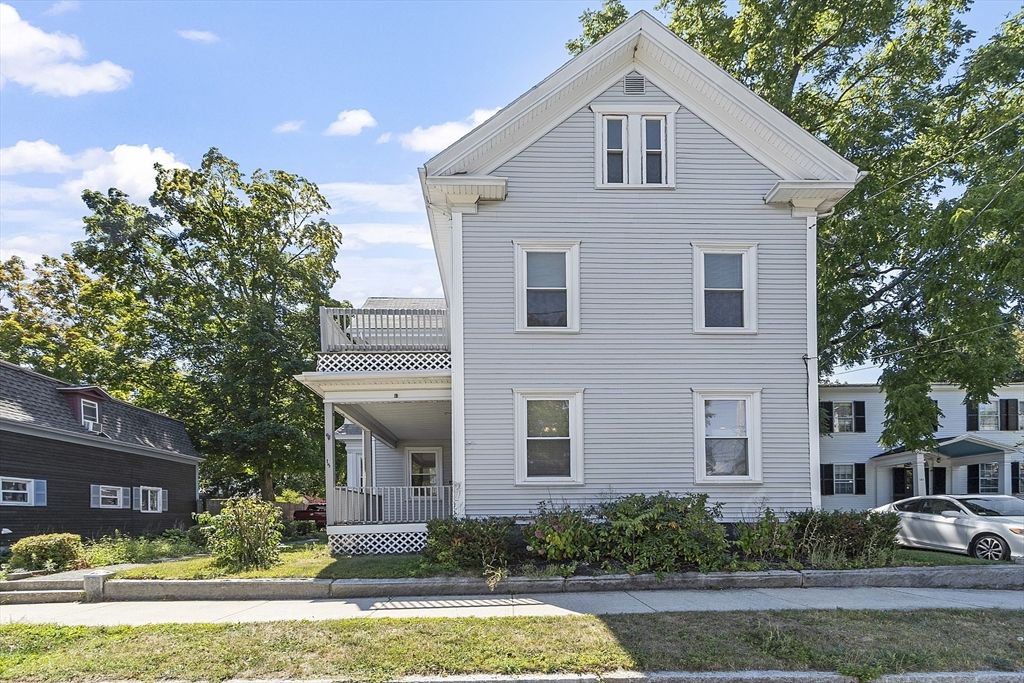 Exterior, Facade, Queen Anne Victorian