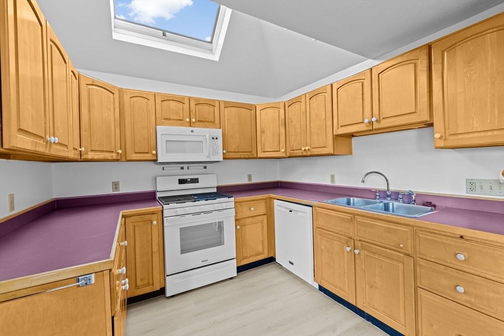 Glass Ceilings, Interior, Kitchen, Wood Texture Flooring