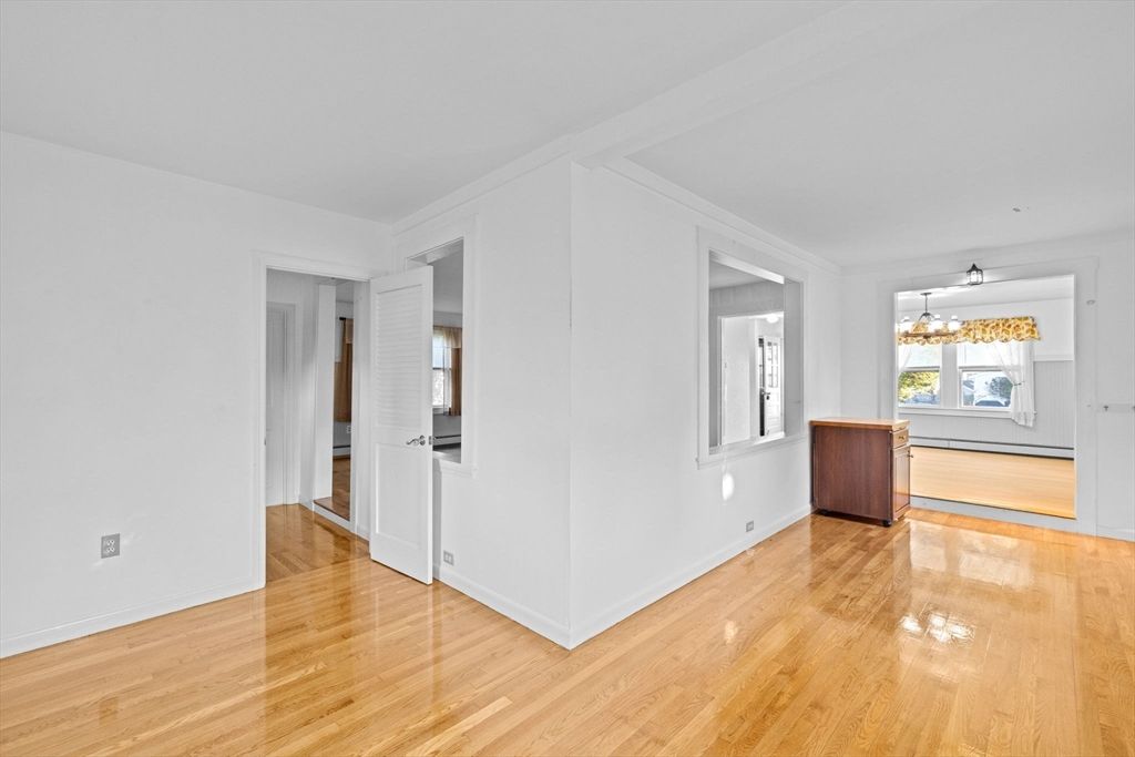 Chandelier, Empty room, Interior, Wood Texture Flooring
