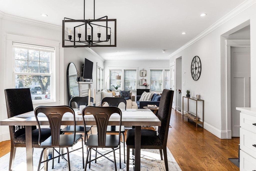 Dining room, Interior, Living room, Pendant Lights, Recessed Lighting, Wood Texture Flooring