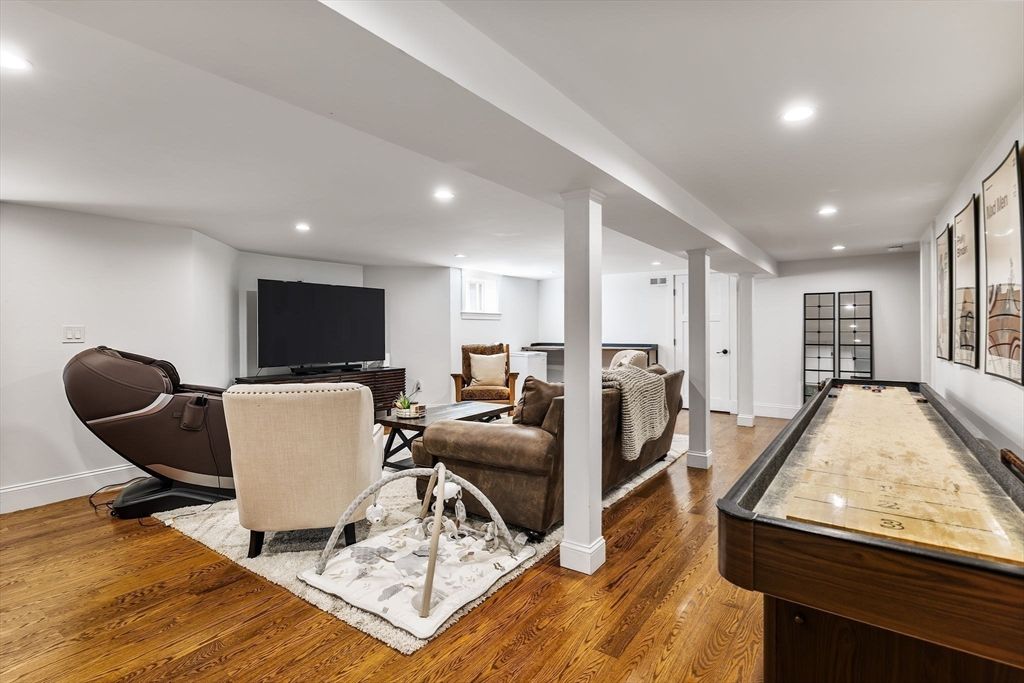 Game Room, Interior, Living room, Recessed Lighting, Wood Texture Flooring