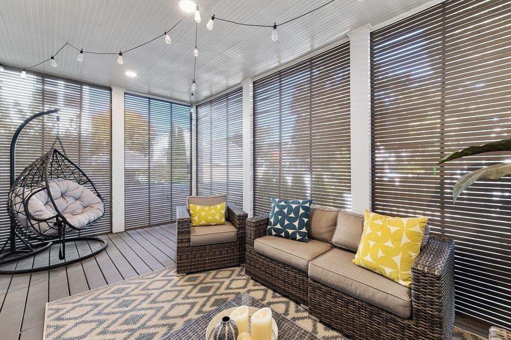 Interior, Living room, Sun Room, Wood Texture Flooring