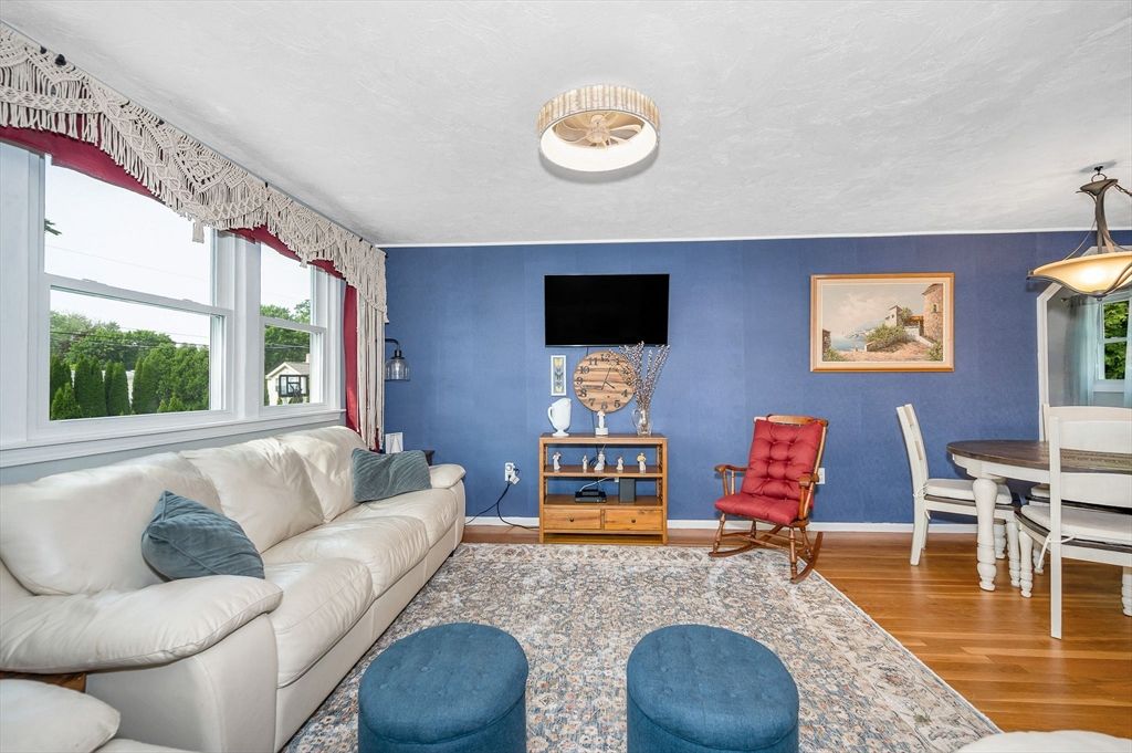 Dining room, Interior, Living room, Wood Texture Flooring