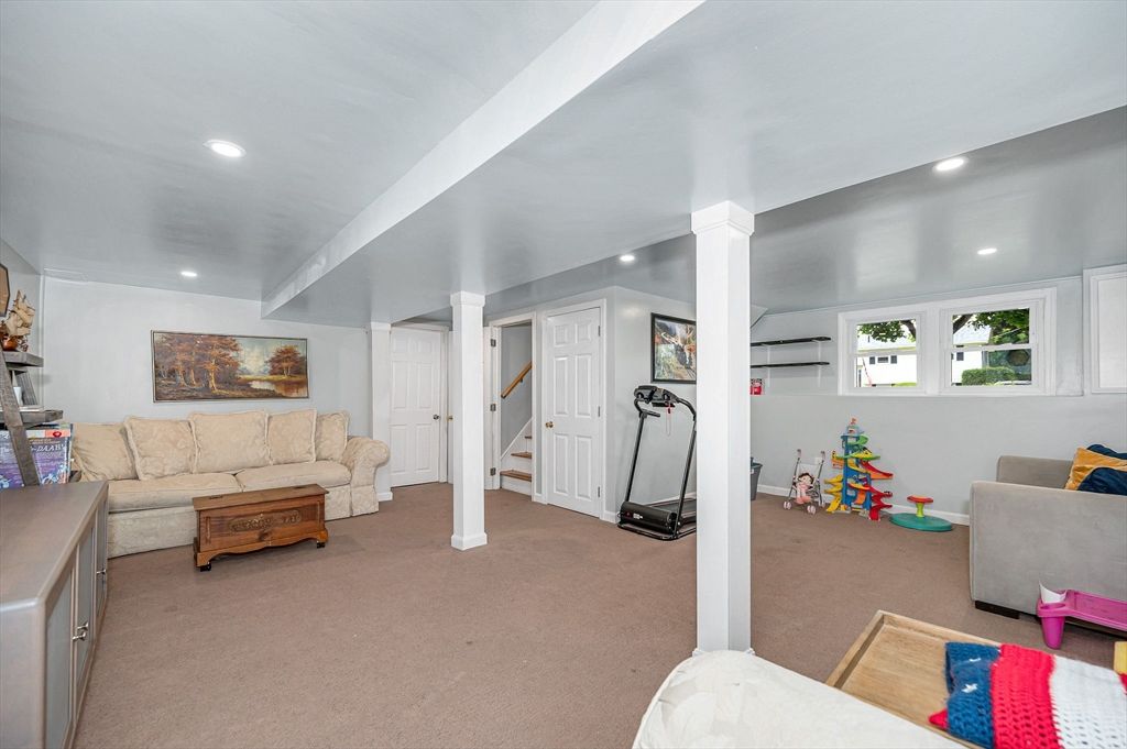 Fitness Equipment, Interior, Living room, Recessed Lighting