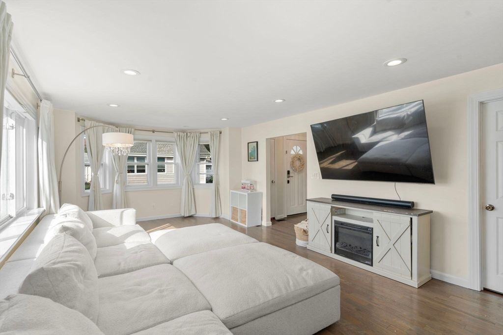 Fireplace, Interior, Living room, Recessed Lighting, Wood Texture Flooring