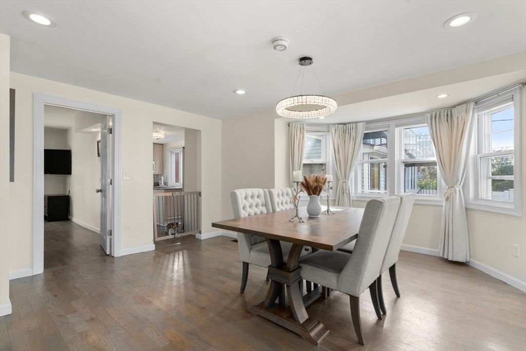 Chandelier, Dining room, Interior, Pendant Lights, Recessed Lighting, Wood Texture Flooring