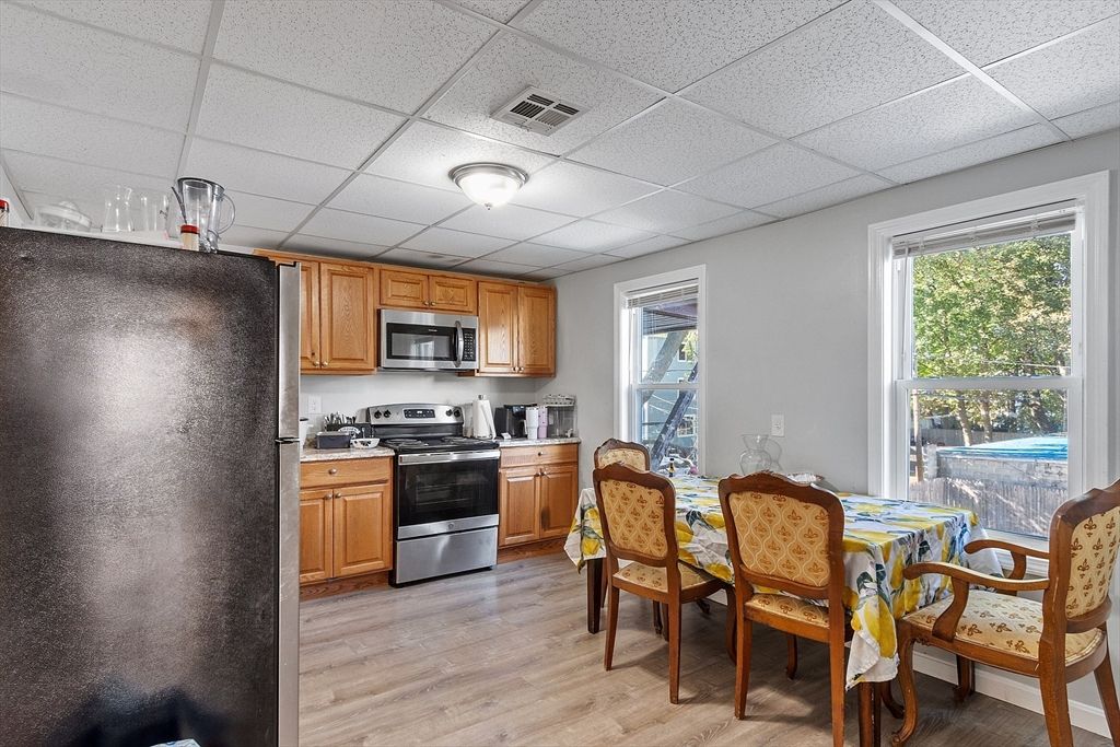 Dining room, Interior, Kitchen, Stainless Steel Appliances, Wood Texture Flooring