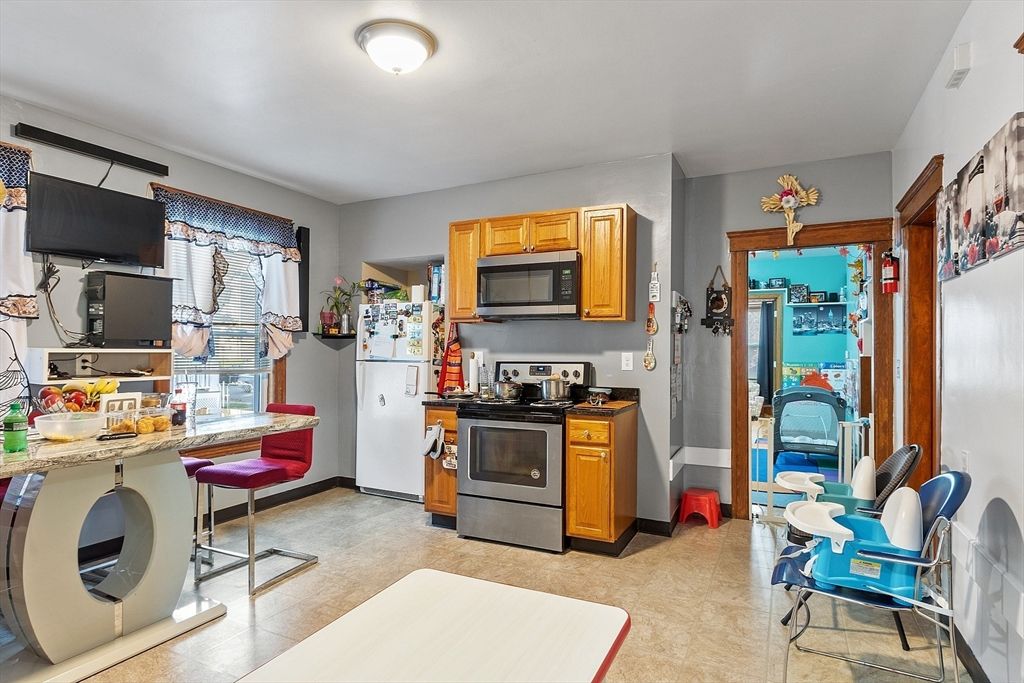 Interior, Kitchen, Stainless Steel Appliances