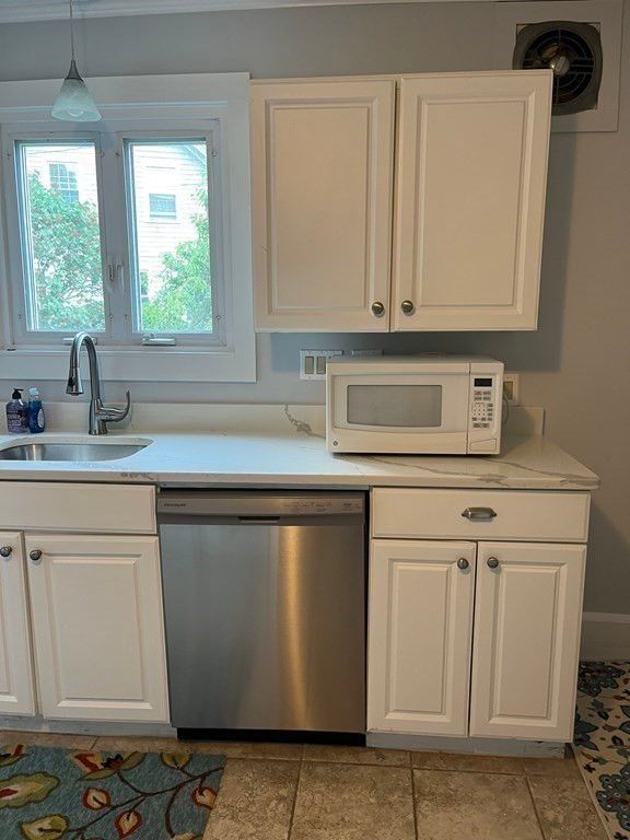 Interior, Kitchen, Pendant Lights, Stainless Steel Appliances