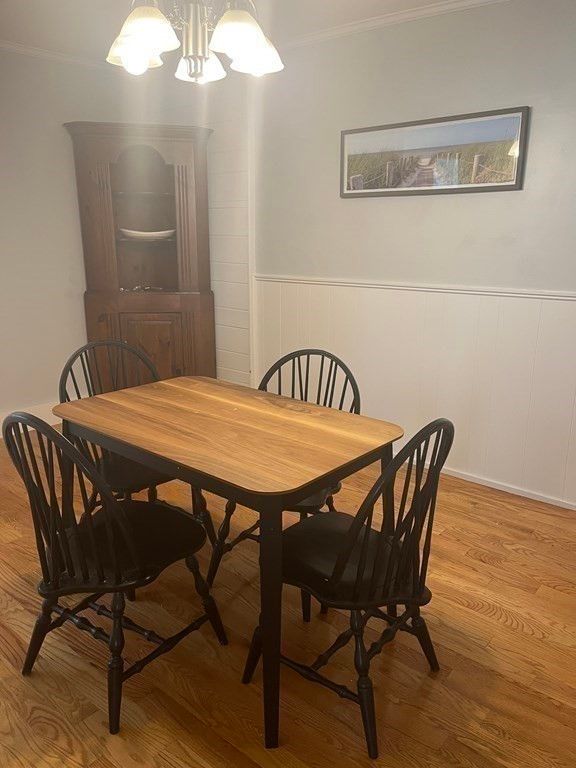 Chandelier, Dining room, Interior, Wood Texture Flooring