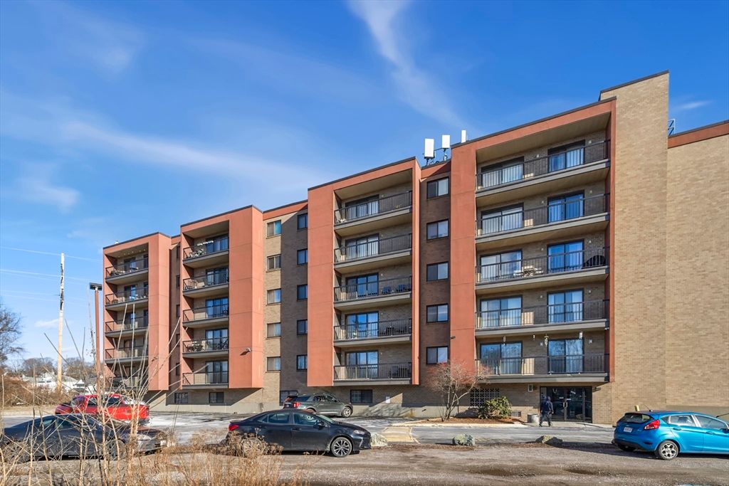 Exterior, Facade, Condo Building