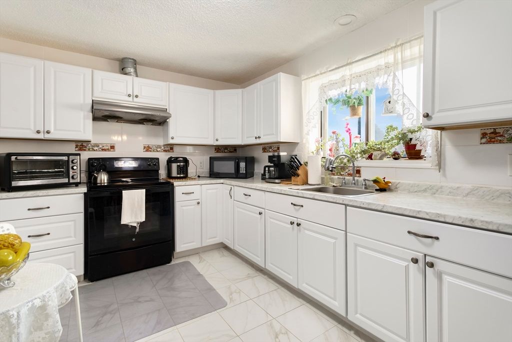 Interior, Kitchen, Marble, Recessed Lighting