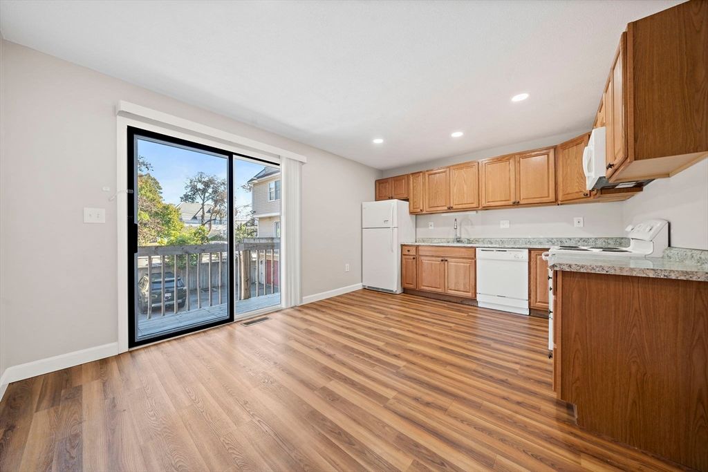 Interior, Kitchen, Recessed Lighting, Wood Texture Flooring
