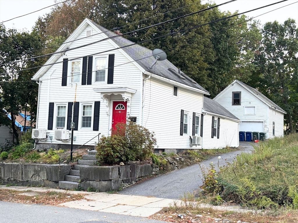 Exterior, Facade, Queen Anne Victorian