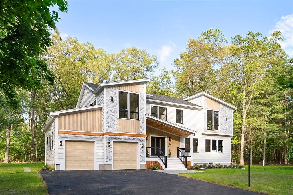 Attached, Exterior, Facade, Farmhouse