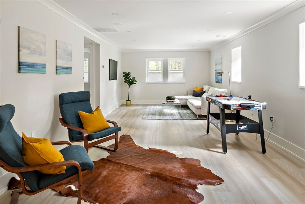 Game Room, Interior, Living room, Recessed Lighting, Wood Texture Flooring